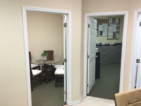 COLONIAL SQUARE OFFICE SPACE: 1008 Goodlette Rd N, Naples, FL 34102